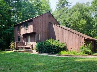 70 Chriswell Dr, Simsbury, CT 06070