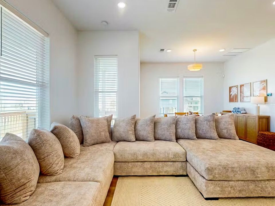 1st image of 3918 Palmdale Ct