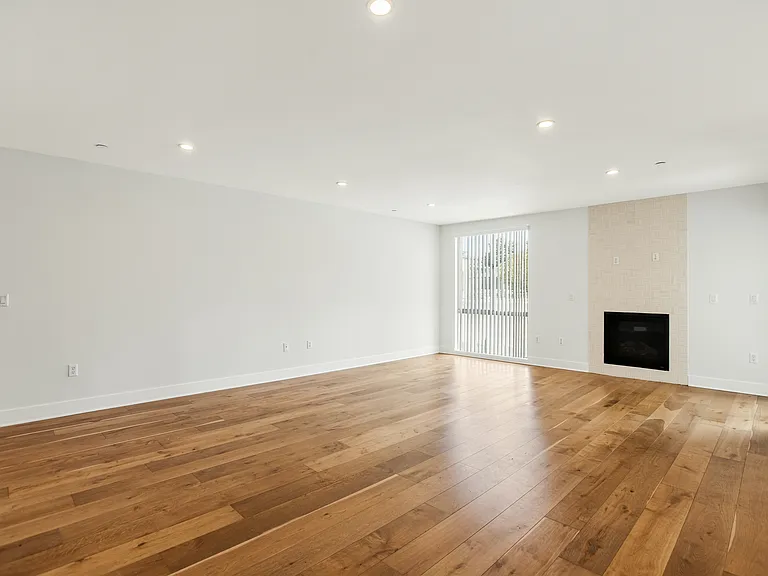 11715 Goshen Ave #302 — Photo 4