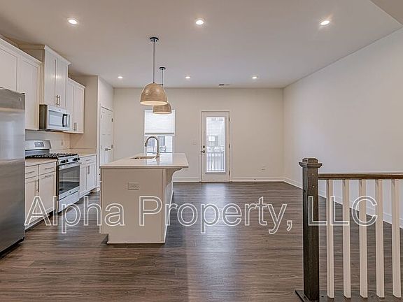 5th image of 120 Rollins Ave