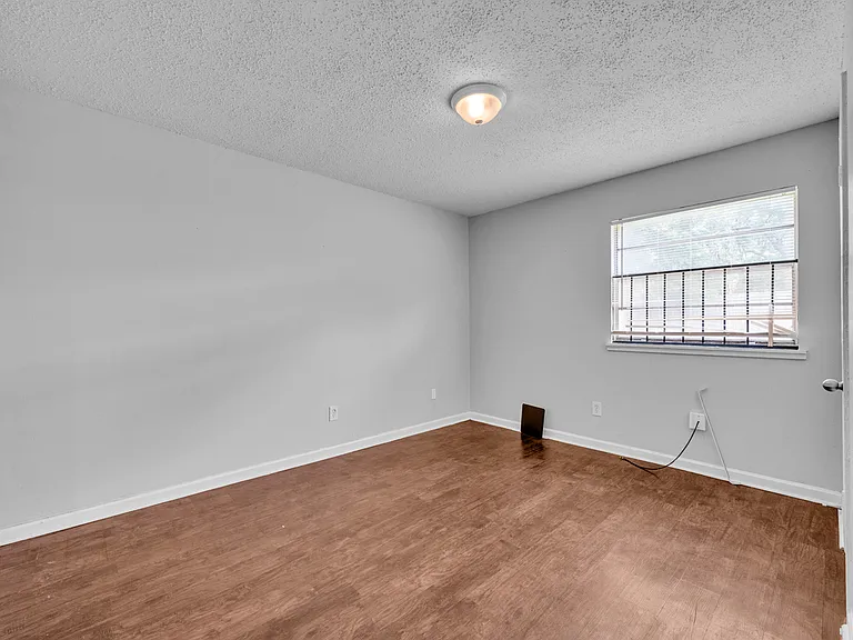 712 47th St N #35212 — Photo 9