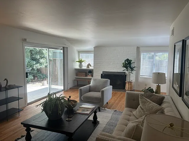 Elmwood Dr, Davis — Photo 2