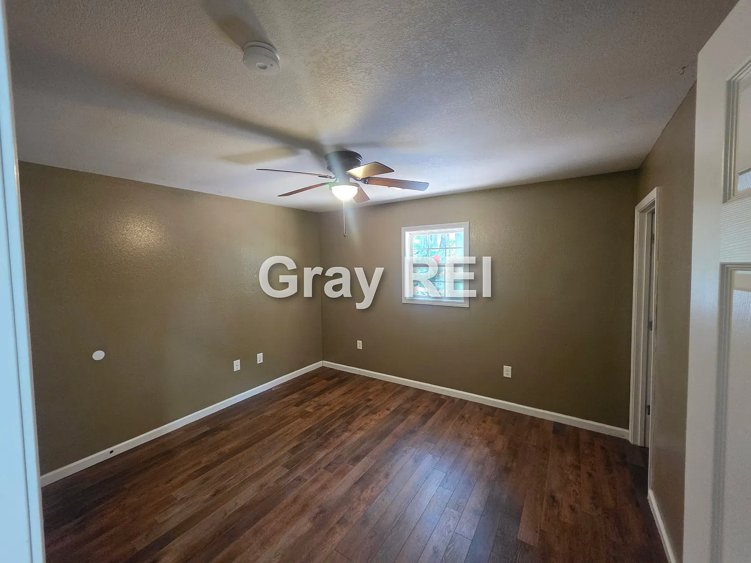 3 bed, 1264 sqft, $1,200 — Photo 2