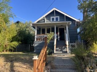 422 NW 73rd St, Seattle, WA 98117