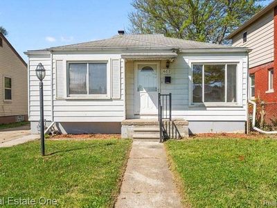 612 Mayflower Ave, Lincoln Park, MI, 48146