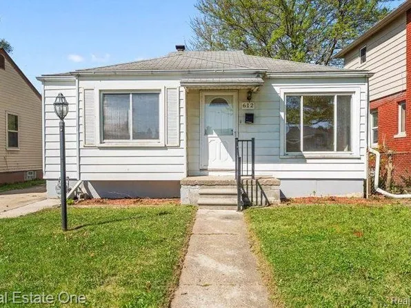 612 Mayflower Ave, Lincoln Park, MI 48146