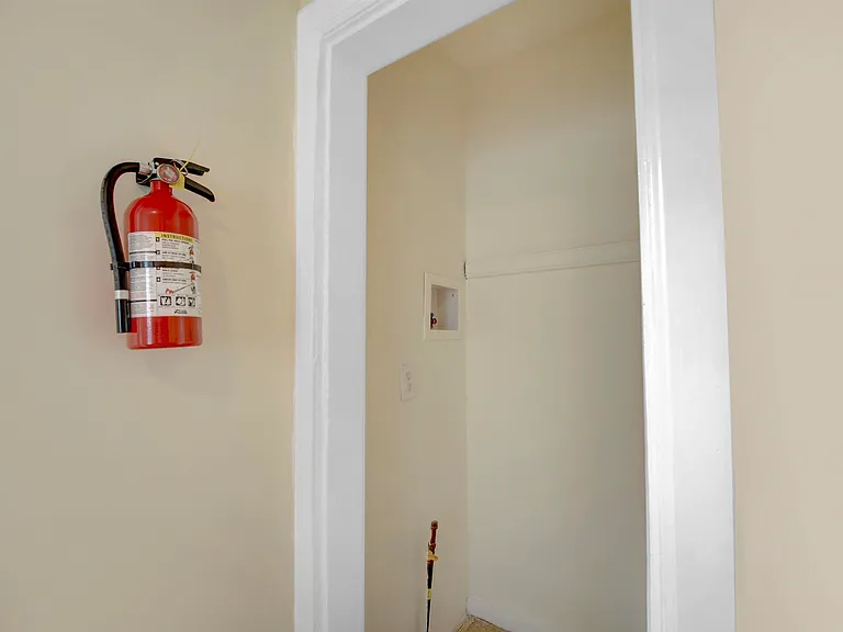 16 N 9th St #2 — Photo 6