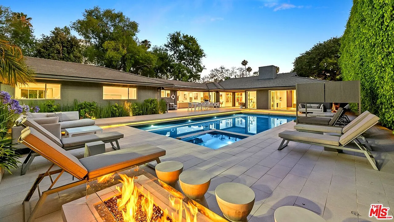 6 bed, 6.0 bath, 4645 sqft, $50,000 — Photo 3