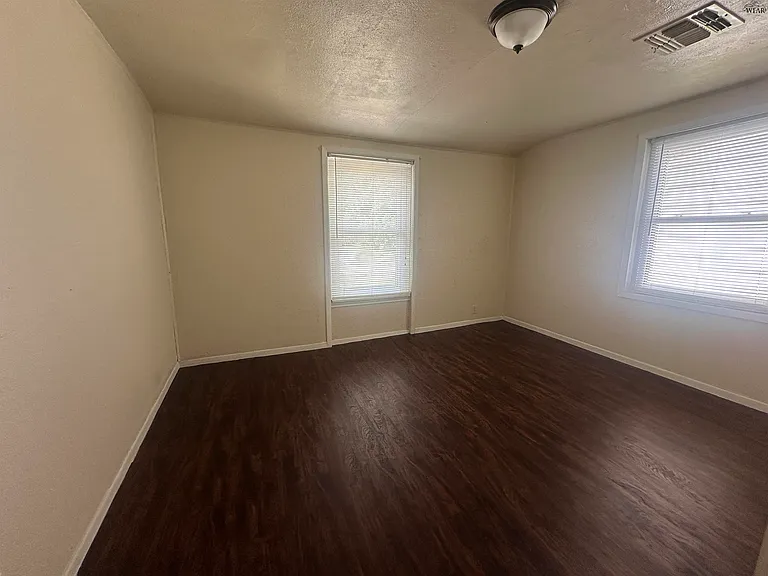 4355 Boren Ave — Photo 8