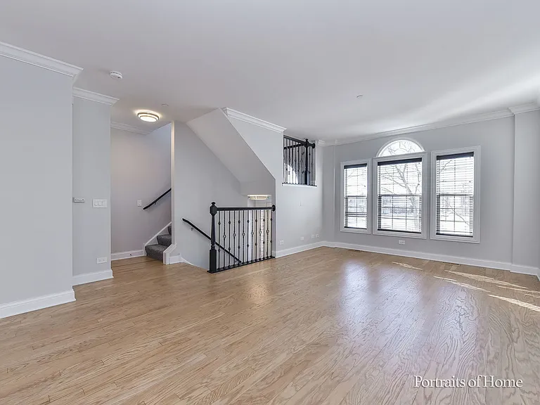 850 Shandrew Dr — Photo 3