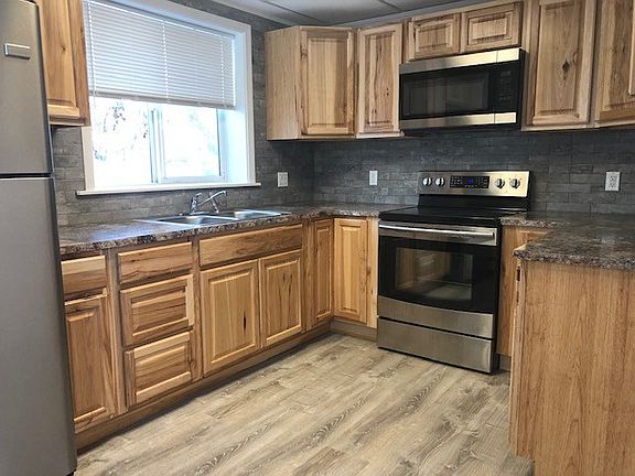 4th image of 300 Kellum St #C