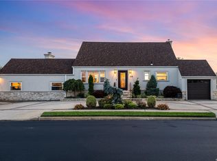 516 S Main St, Freeport, NY 11520
