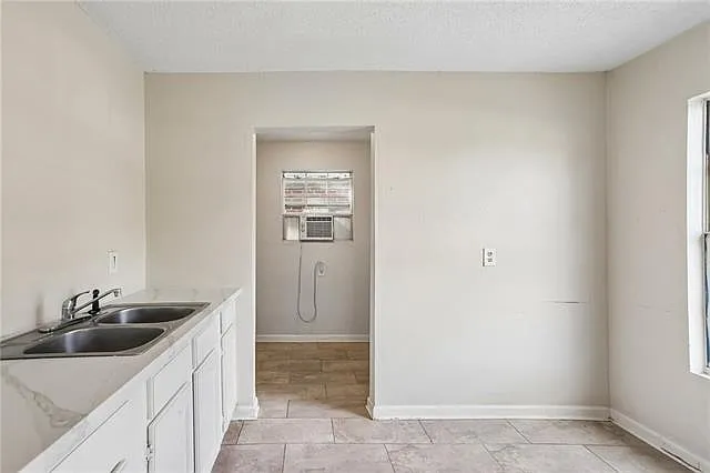 9541 Palm St — Photo 5