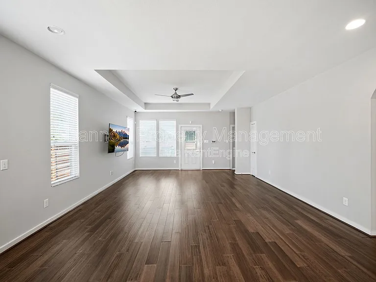 605 Dumble St — Photo 16