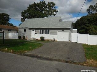 347 Lexington Ave, West Babylon, NY 11704