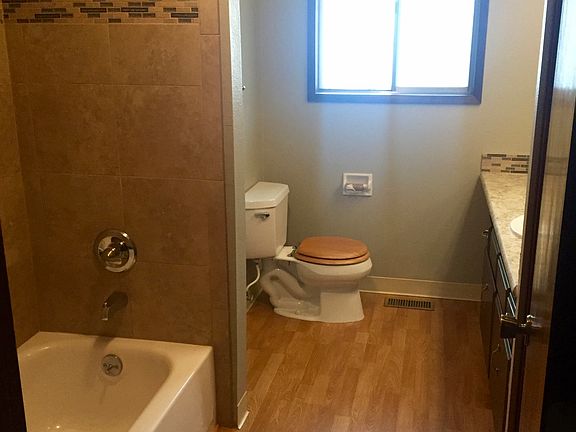 5th image of 16971 SE Shadybrook Dr