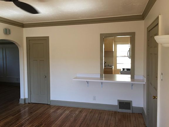 3rd image of 204 W Reservoir Ave APT 3