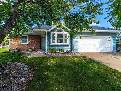 2040 Bristol Dr, Bettendorf, IA, 52722