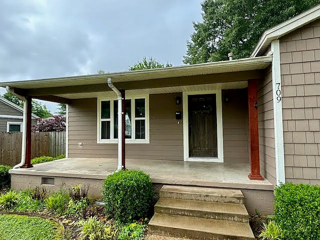 709 NW 6th St - 1 — Photo 3