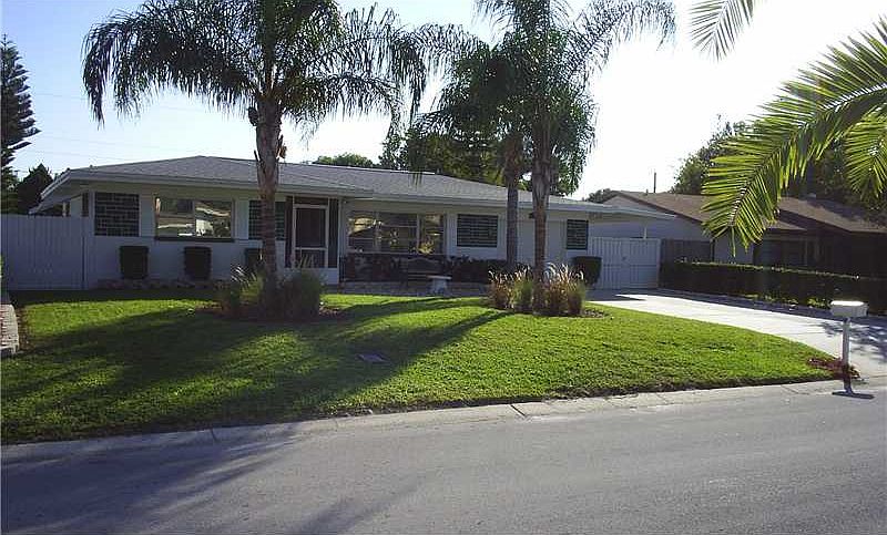 1st image of 1431 Canterbury Dr