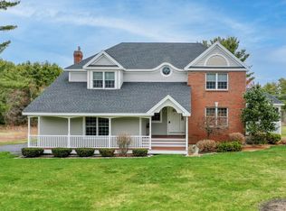 9 Hazeltine Dr, Cumberland, ME 04021