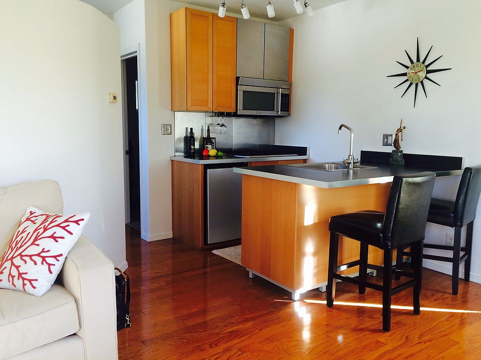STUDIO KITCHEN