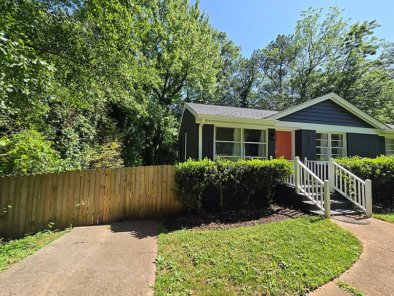 2863 Catalina Dr — Photo 4