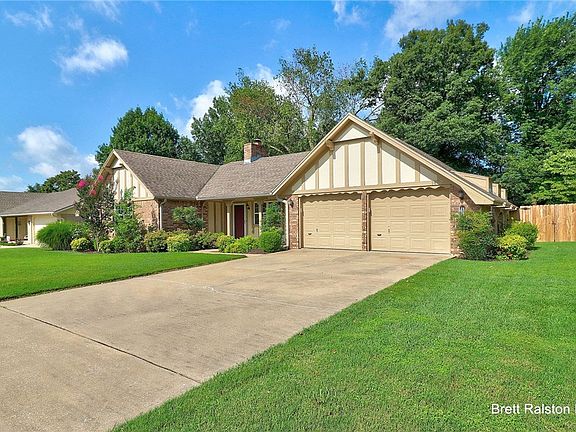 3rd image of 1400 W Countrywood Pl