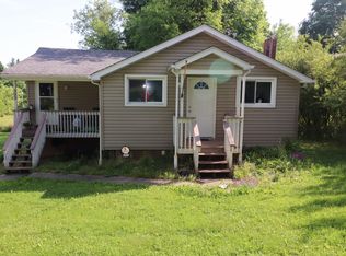 393 Dellenbaugh Hts, Tarentum, PA 15084