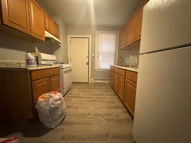 198 S Marshall St #2D — Photo 9