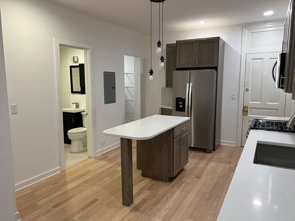 2765 N Kenmore Ave #1F