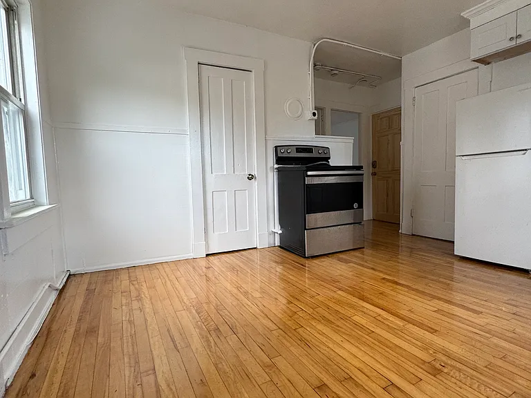 21 Prince Ave #F — Photo 5