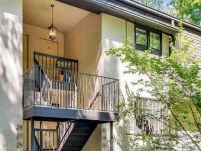 30 Arpege Way NW, Atlanta, GA, 30327