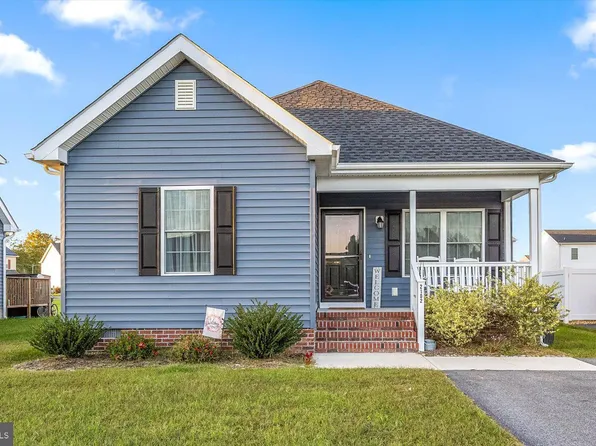 2102 Southern Fields Dr, Pocomoke City, MD 21851