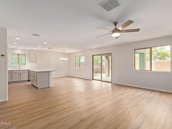 4th image of 6126 E OASIS Boulevard
