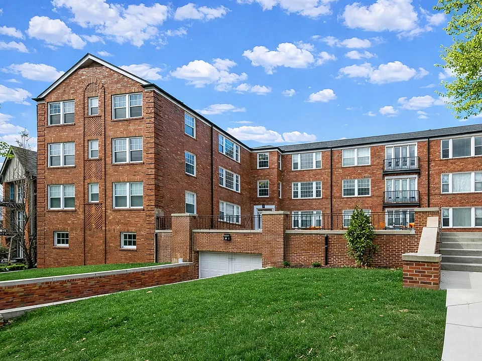 7519 Oxford Dr #2B
