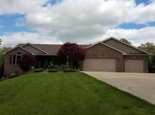 7120 S Ridgebrook Dr, Mapleton, IL 61547