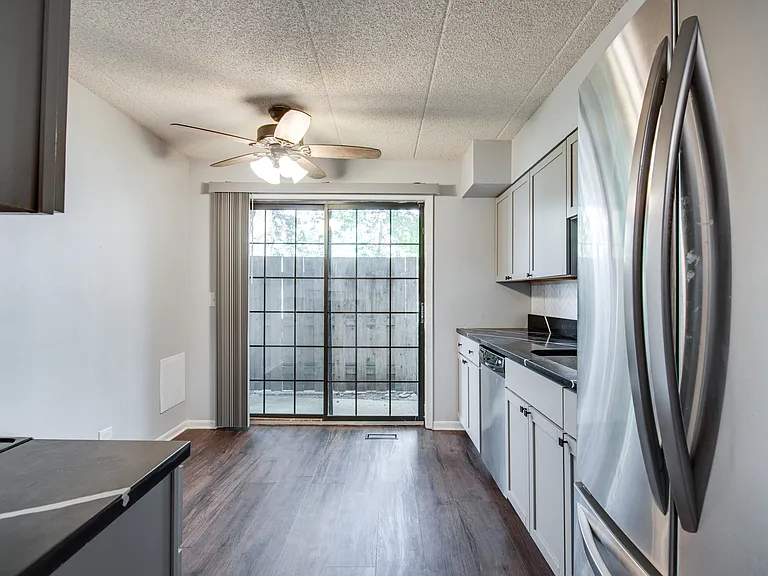 1486 W Jefferson Ave #D — Photo 6