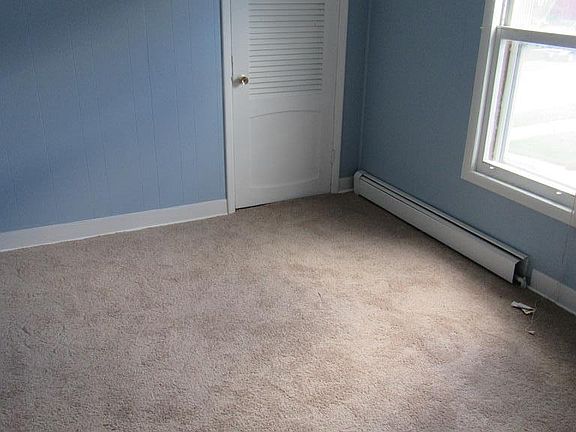 5th image of 450 Roe Ave