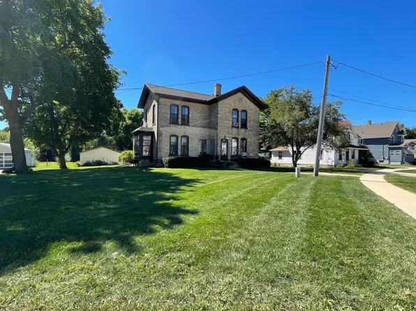 516-518 Manning St, Columbus, WI 53925