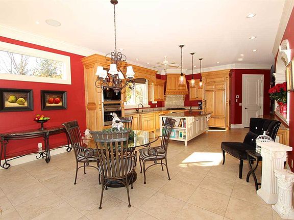 4th image of 2215 Long Cove Cir