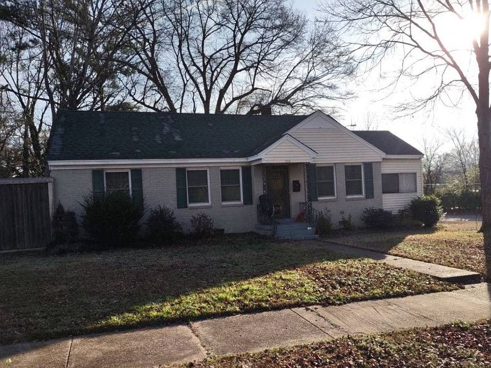 1st image of 566 Adrian Dr