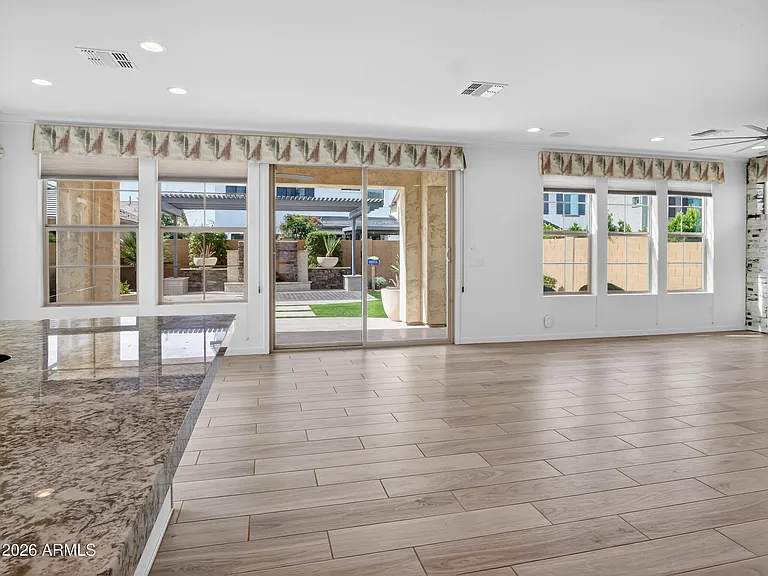 2141 E Flamingo Way — Photo 30