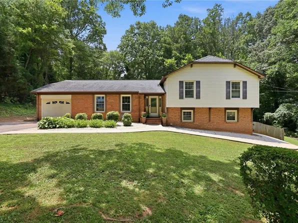 608 Alpine Rd, Winston Salem, NC 27104