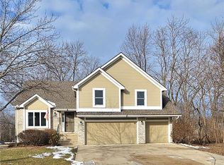 108 Cedar St, Smithville, MO 64089