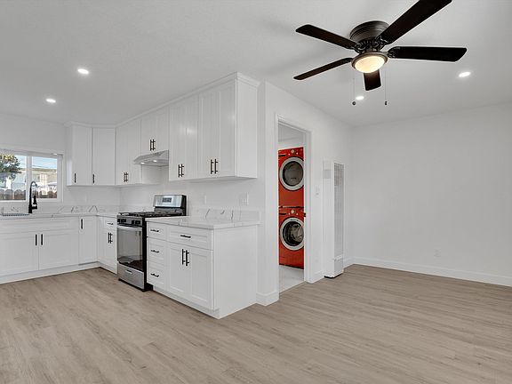 3rd image of 60 Railroad Ave