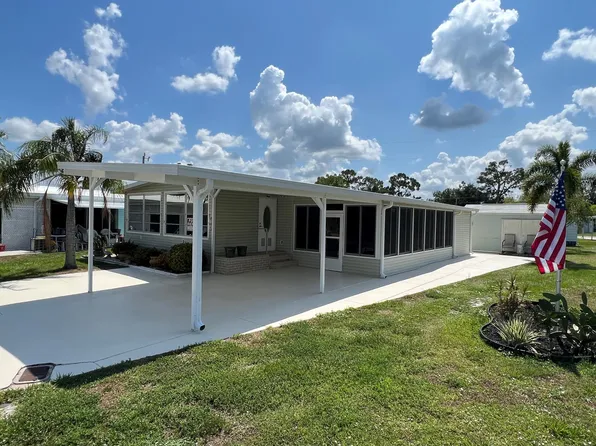 704 Palm Frond Ct, North Fort Myers, FL 33917