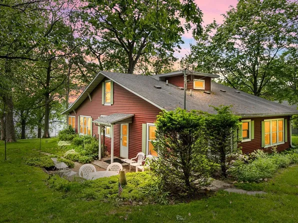 607 B Illinois Avenue, Green Lake, WI 54941