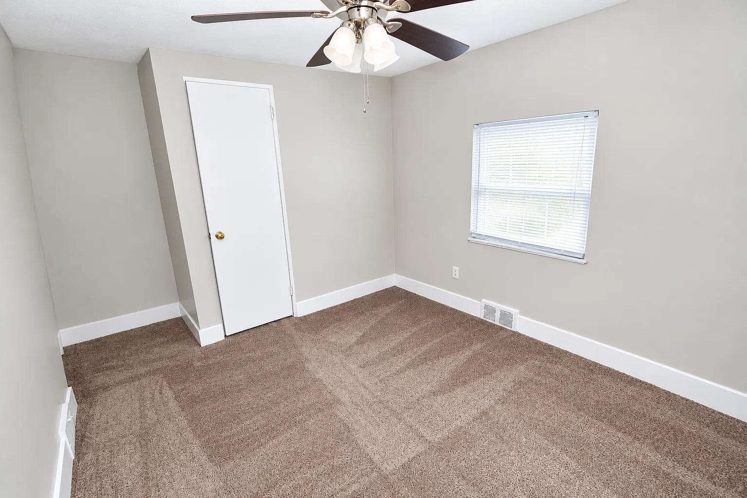 2 bed, $1,350 — Photo 4