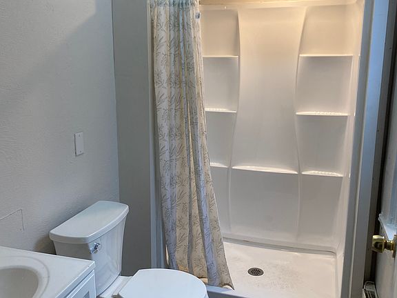 4th image of 414 Broadway Ave APT 2